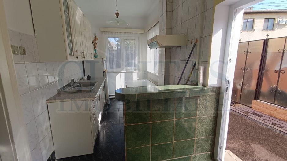 Apartament la casa, zona deosebita, 60 mp, semidecomandat. - Poză 9