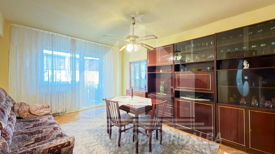 Apartament cu 3 camere | 2 bai | 64 mp | Cetate - Mercur - Poză 1