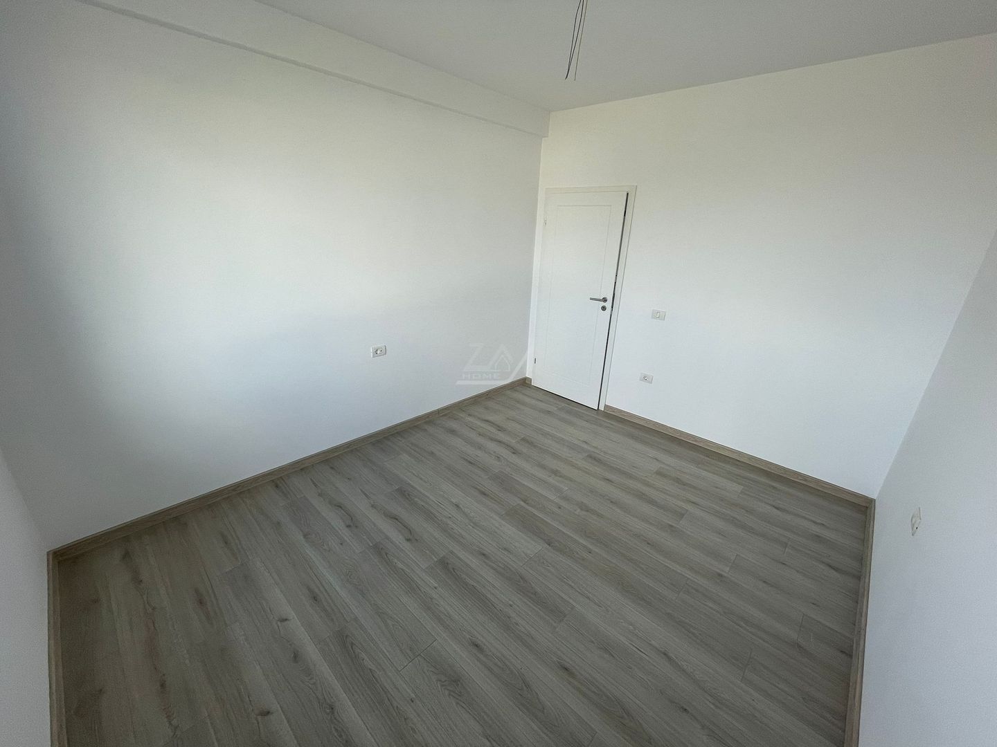 Terasa 45 mp. Decomandat. Parcare. - Poză 7