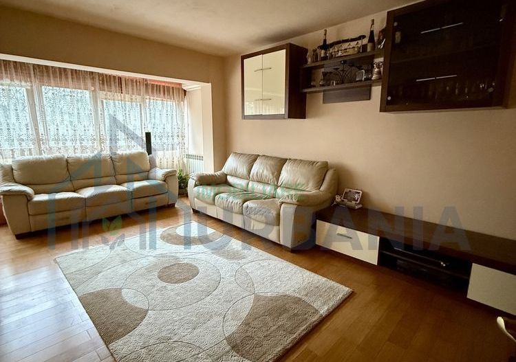 Apartament 3 camere, decomandat, ultracentral - Poză 3