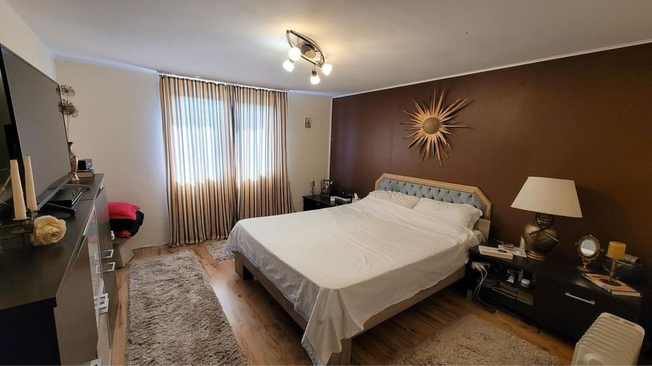 Vilă zona centrală la 750 m de UMF și de Tg. Cucu - Poză 8