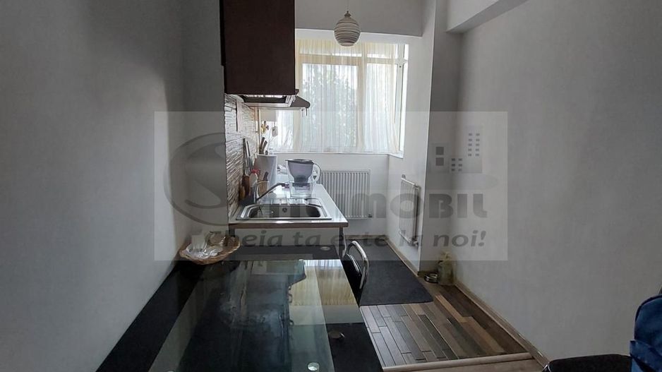 Zimbru, 2 camere decomandat – 40 mp, etaj 6/10 – 80.500 € - Poză 2