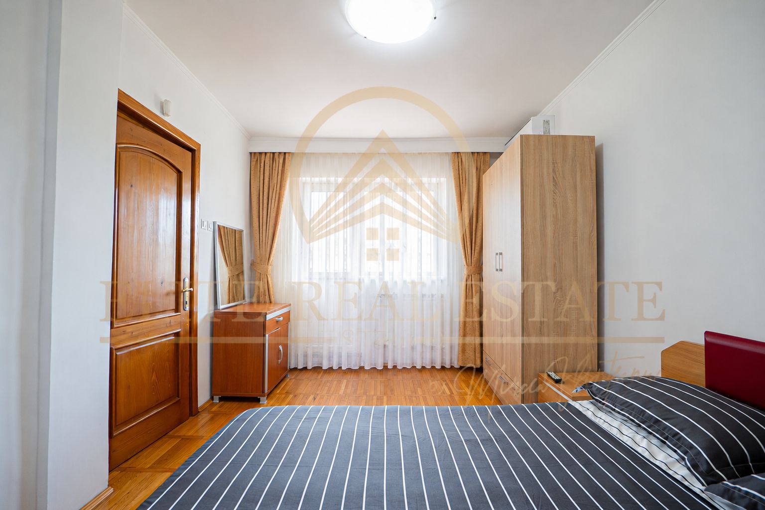 Pensiune/Aparthotel in Faleza Nord, 11 camere, Investitie cu potential - Poză 13