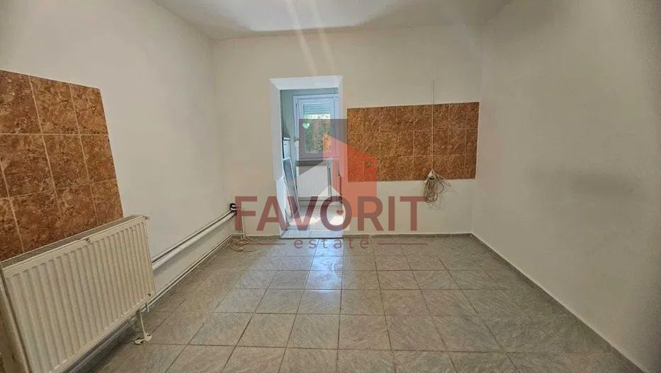 Apartament 3 camere decomandat | Zona Aradului - Poză 2
