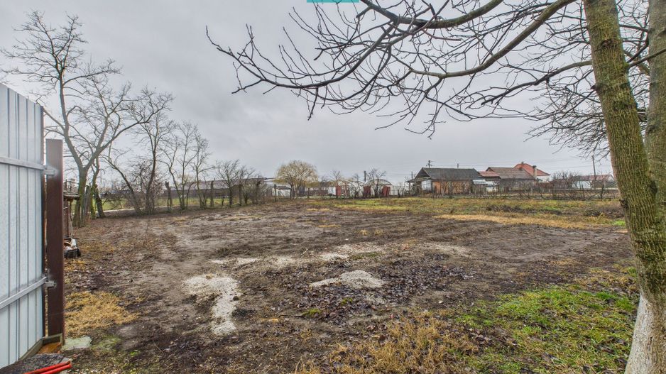 Casă cu 2 corpuri și 3 camere în Nădab - Poză 12