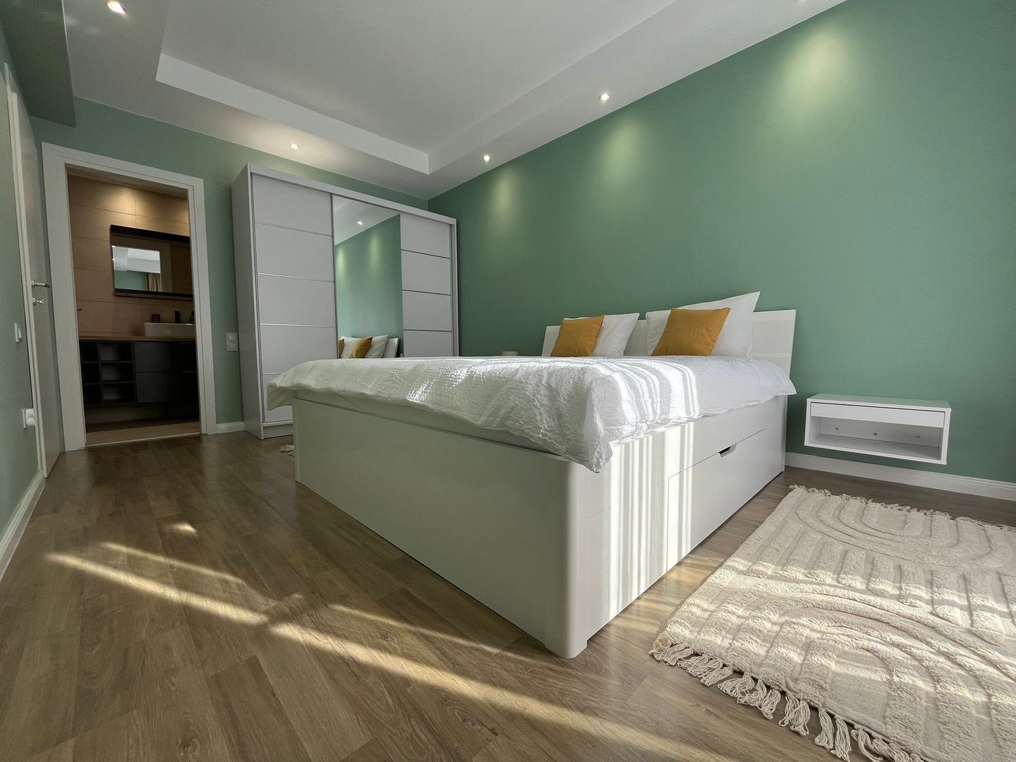 COSMOPOLIS - Apartament cu 4 camere, mobilat si utilat. - Poză 3