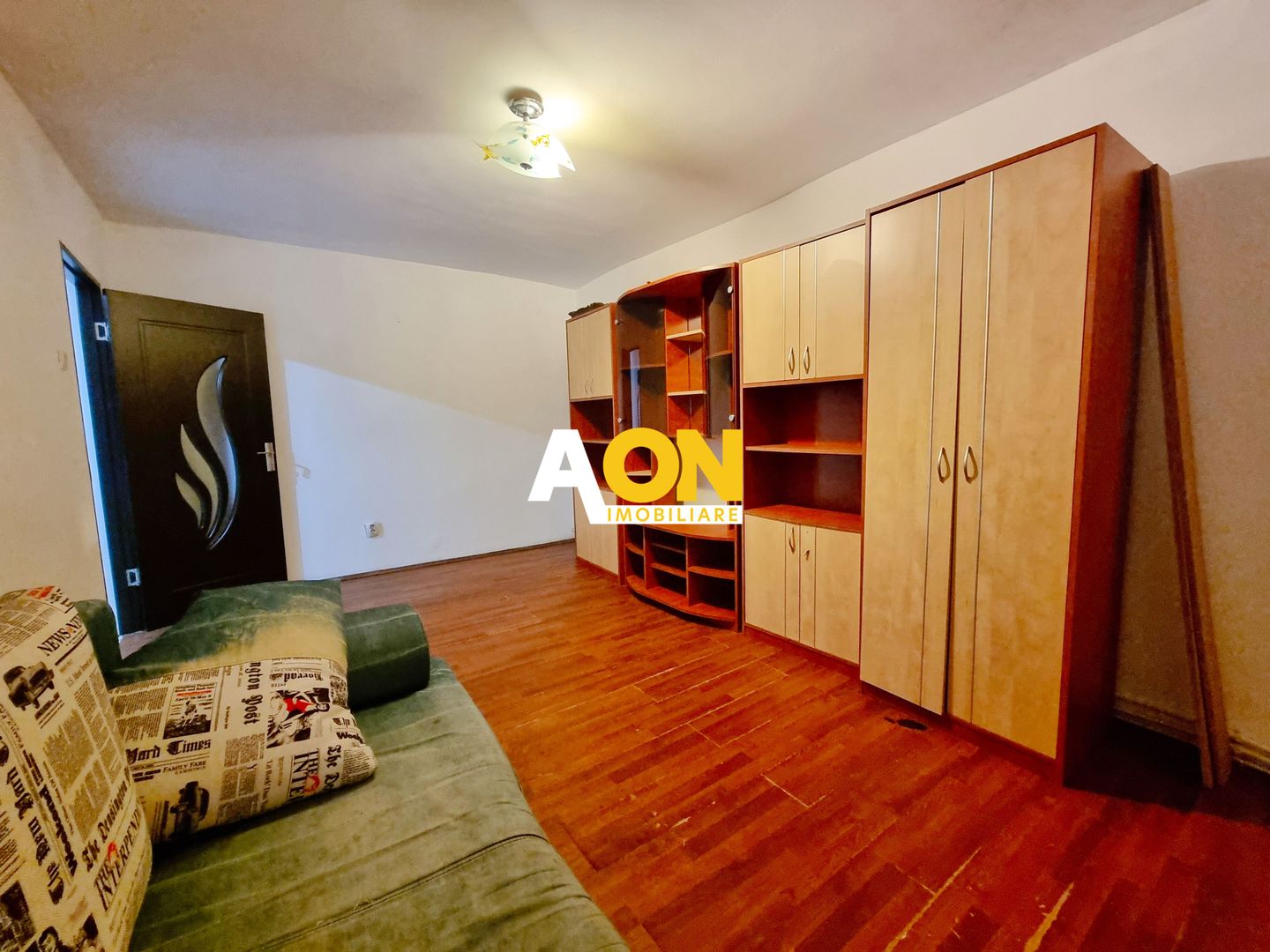 Apartament 3 camere, 2 bai, decomandat, etaj 3,  Cetate, zona Mercur - Poză 5
