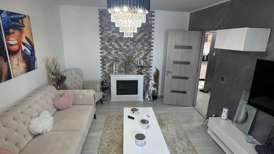 Apartament 3 camere de vânzare – Tineretului, bloc turn - Poză 2