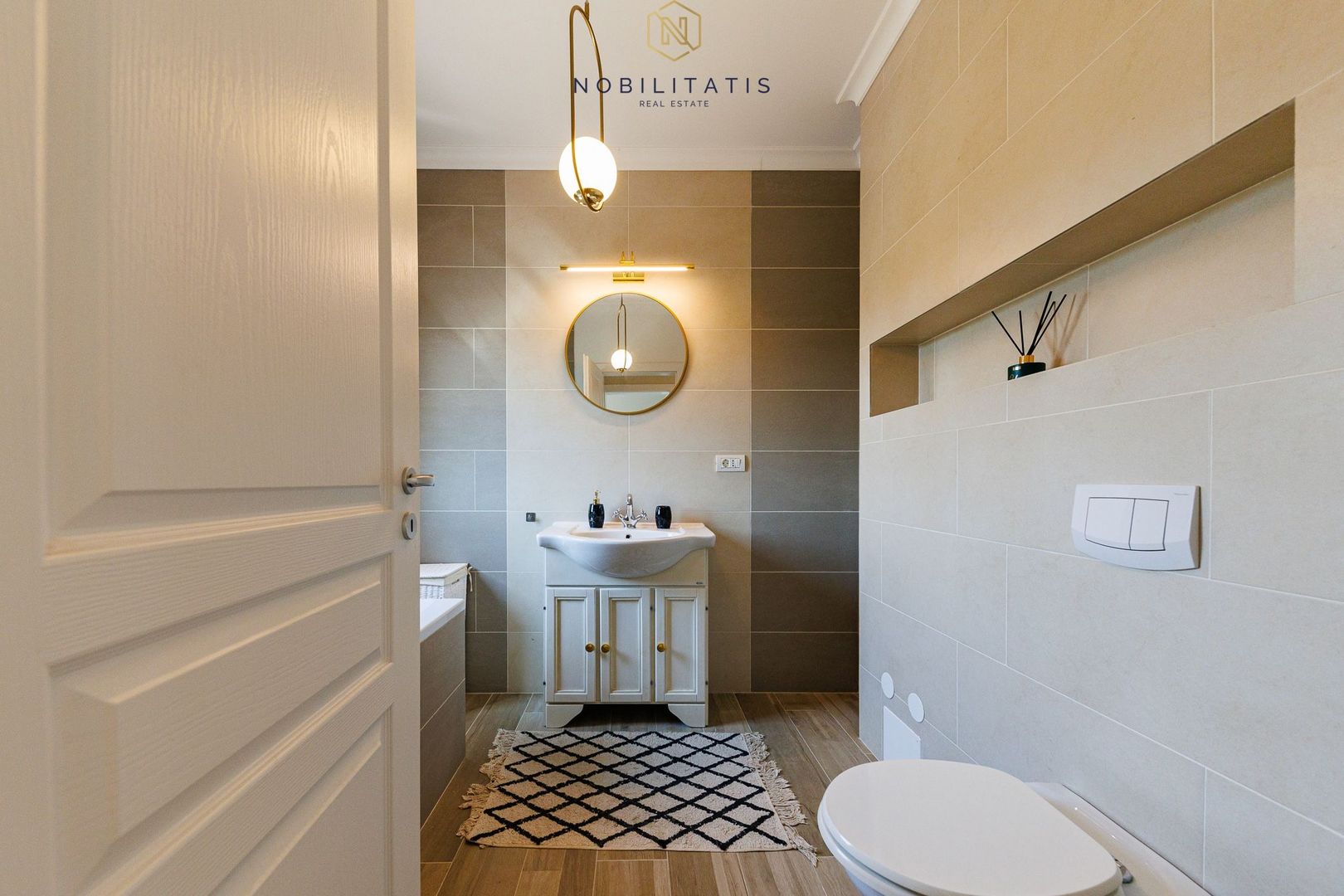 Oferta Vanduta -Casa Segmentul Lux, Garaj | 4 dormitoare | Langa Padure&Lac - Poză 22