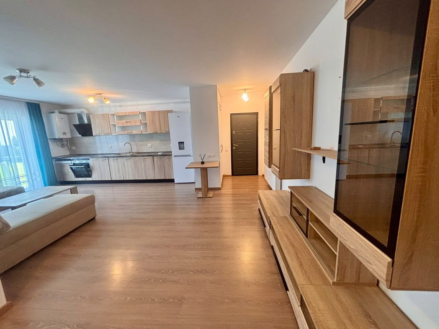 Apartament 3 camere cu curte proprie Selimbar - Poză 13