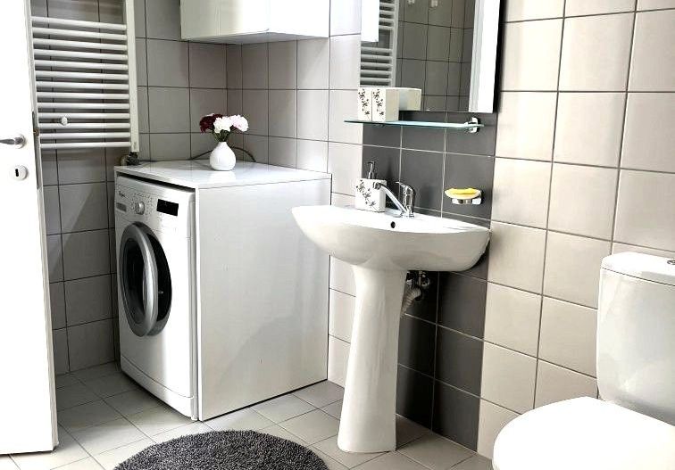 🏡 Închiriez Apartament cu 2 camere, parcare inclusă, Evocasa Optima - Poză 8