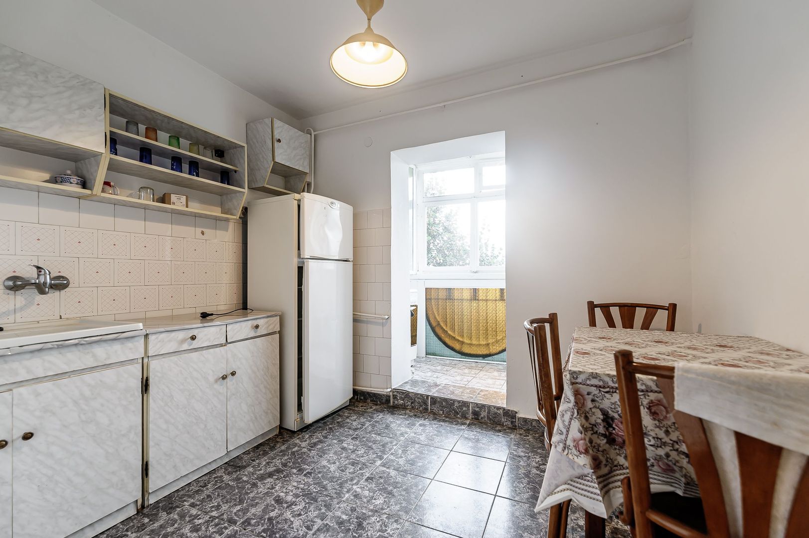 De vânzare apartament 2 camere decomandat lângă malul Mureșului - Poză 4