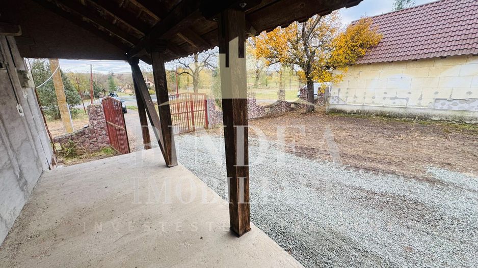 Oportunitate investitie: două reședințe de vacanță/ cabane 3940mp teren - Poză 8