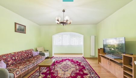 Apartament cu 5 camere în zona Polivalentă