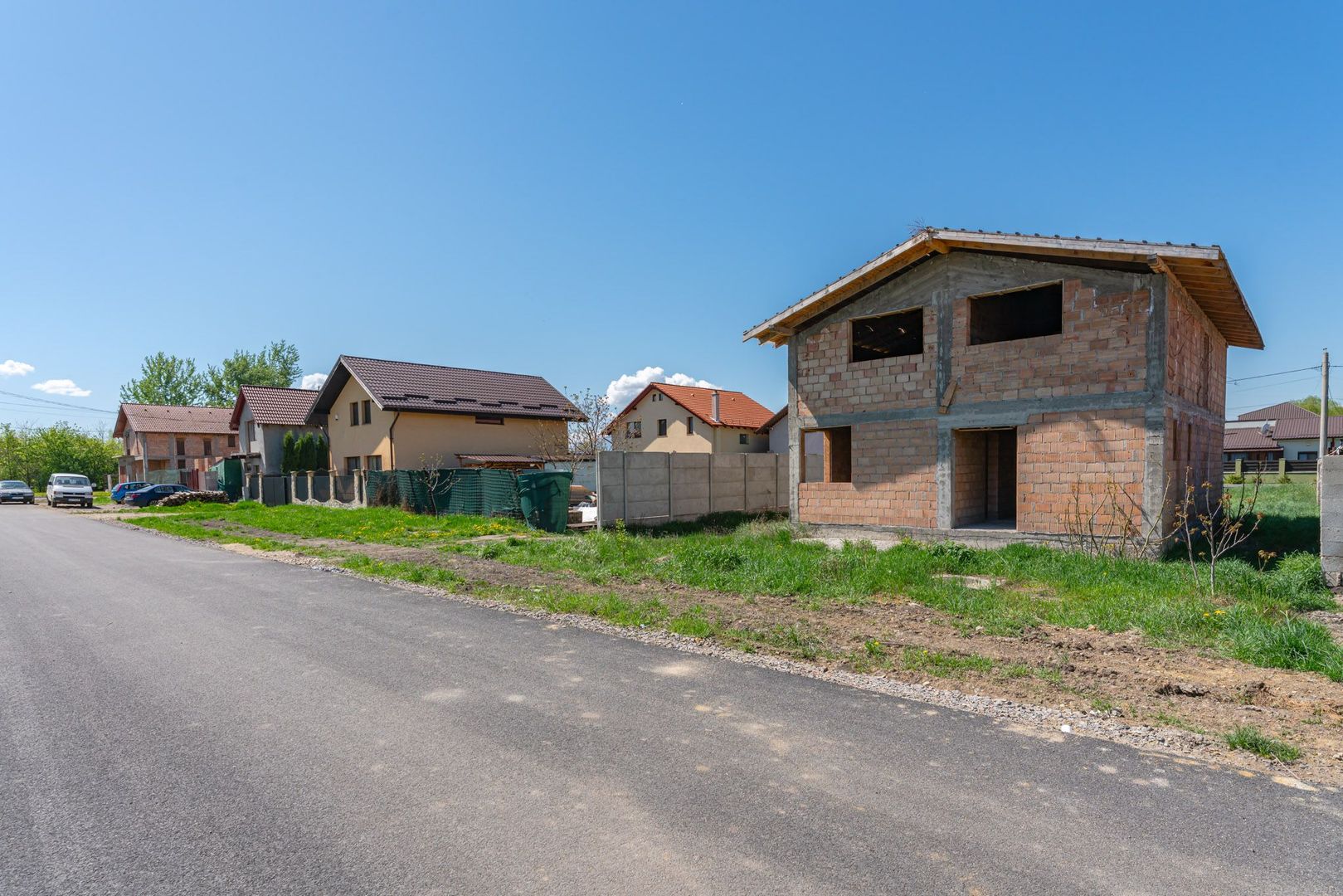 Oportunitate Casă la Roșu în Harman – Ideală pentru Personalizare - Poză 2