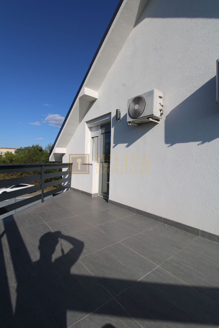 Casa in Blascovici, 5 camere + 3 bai, centrala proprie - Poză 16