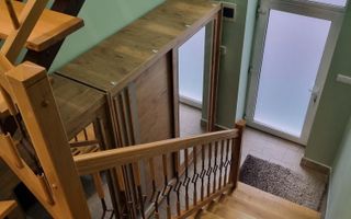 De închiriat apartament ultracentral, utilat, 3 camere, 2 băi, 140 m² - Poză 5