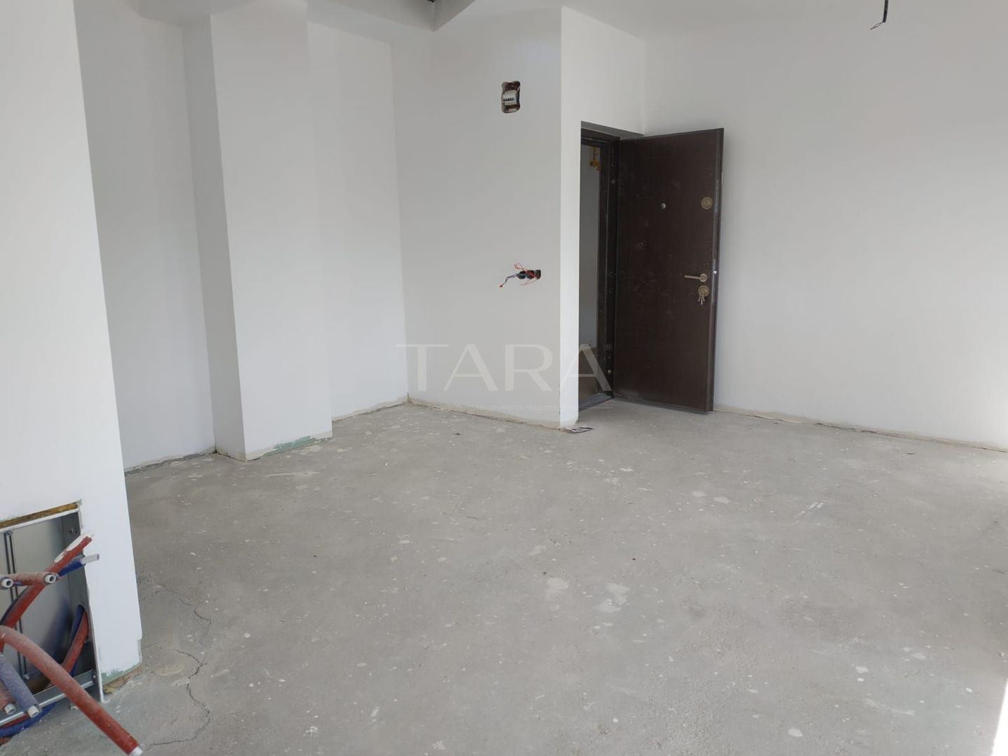 Cel mai mic pret. Apartament cu 2 camere, Baciu. - Poză 1