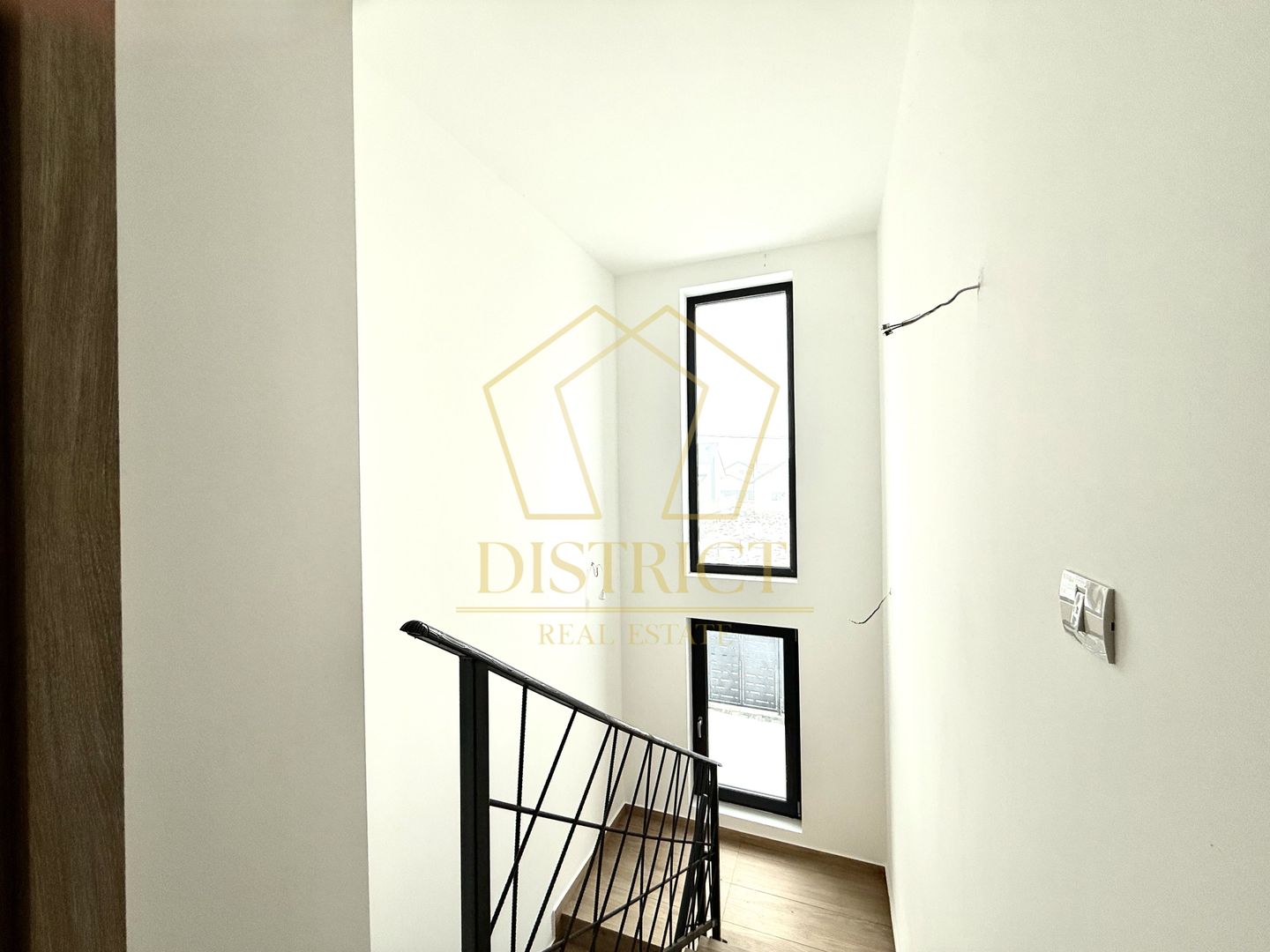 COM 0% Duplex deosebit cu 4 camere si 2 bai | Beregsau Mare - Poză 11