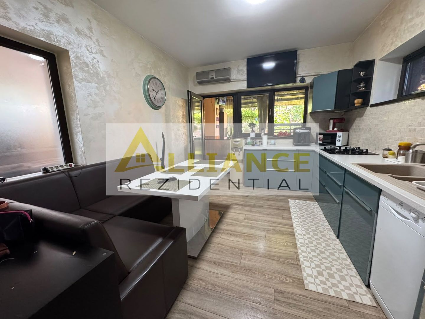 Vila individuala 7 camere - 3 bai { Strada Orizontului } - Poză 9
