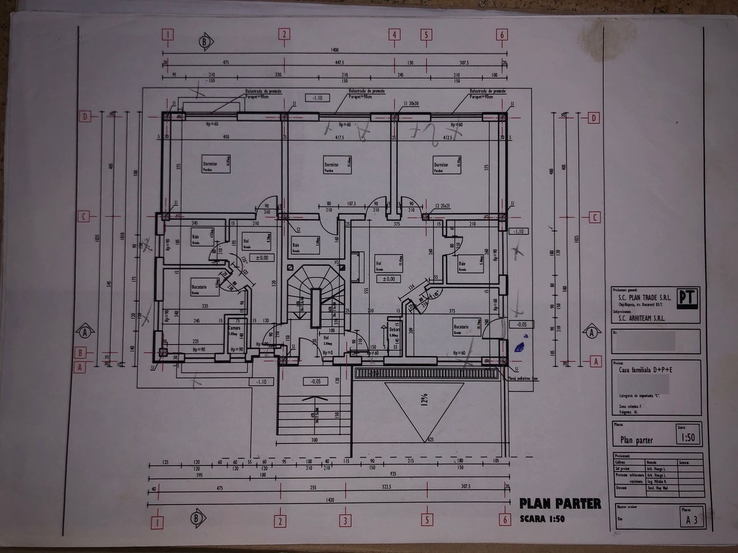 9 camere, 5 bai, spatiu hobby, gradina, garaj,locatie buna - Schiță 17