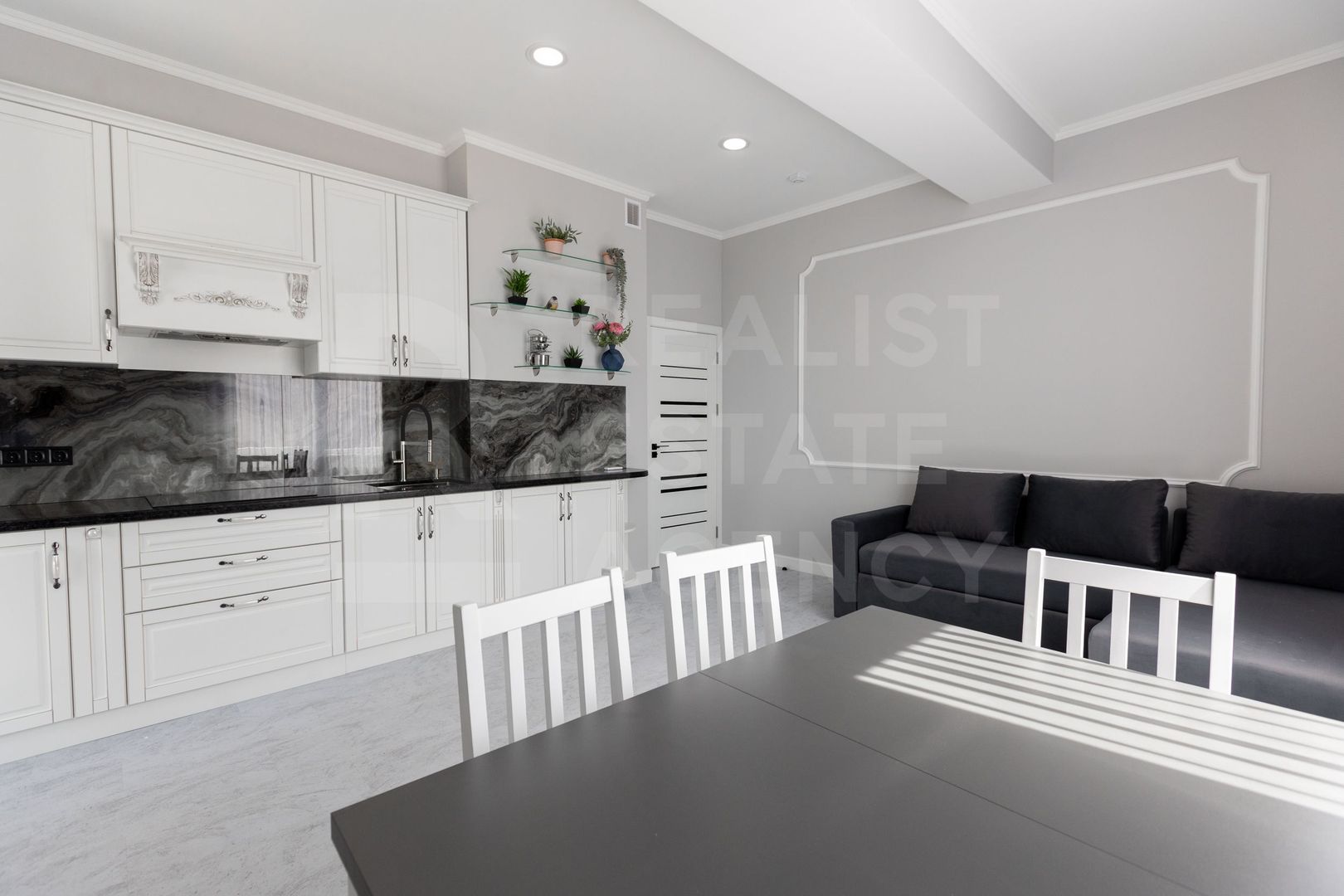 Chirie, apartament, 2 camere, strada Mihai Eminescu, Centru - Poză 1