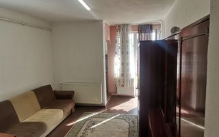 Vând Garsonierā etaj4 - Poză 1