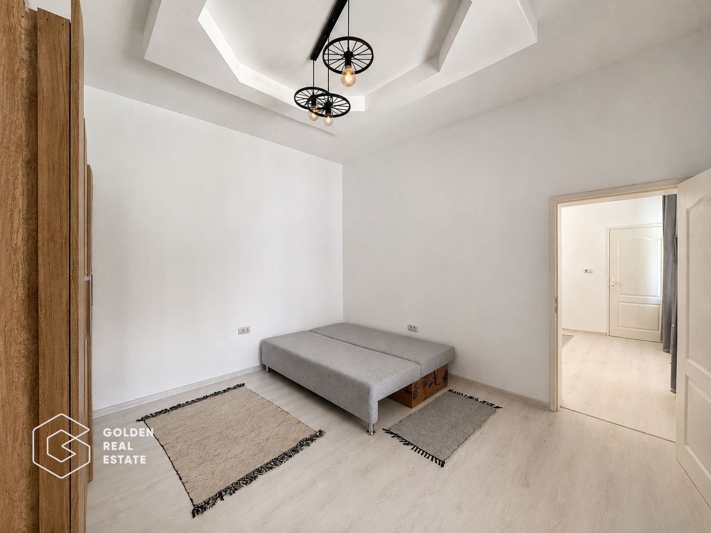 Apartament 2 camere cochet, renovat, curte ingrijita-Piata Catedralei - Poză 6