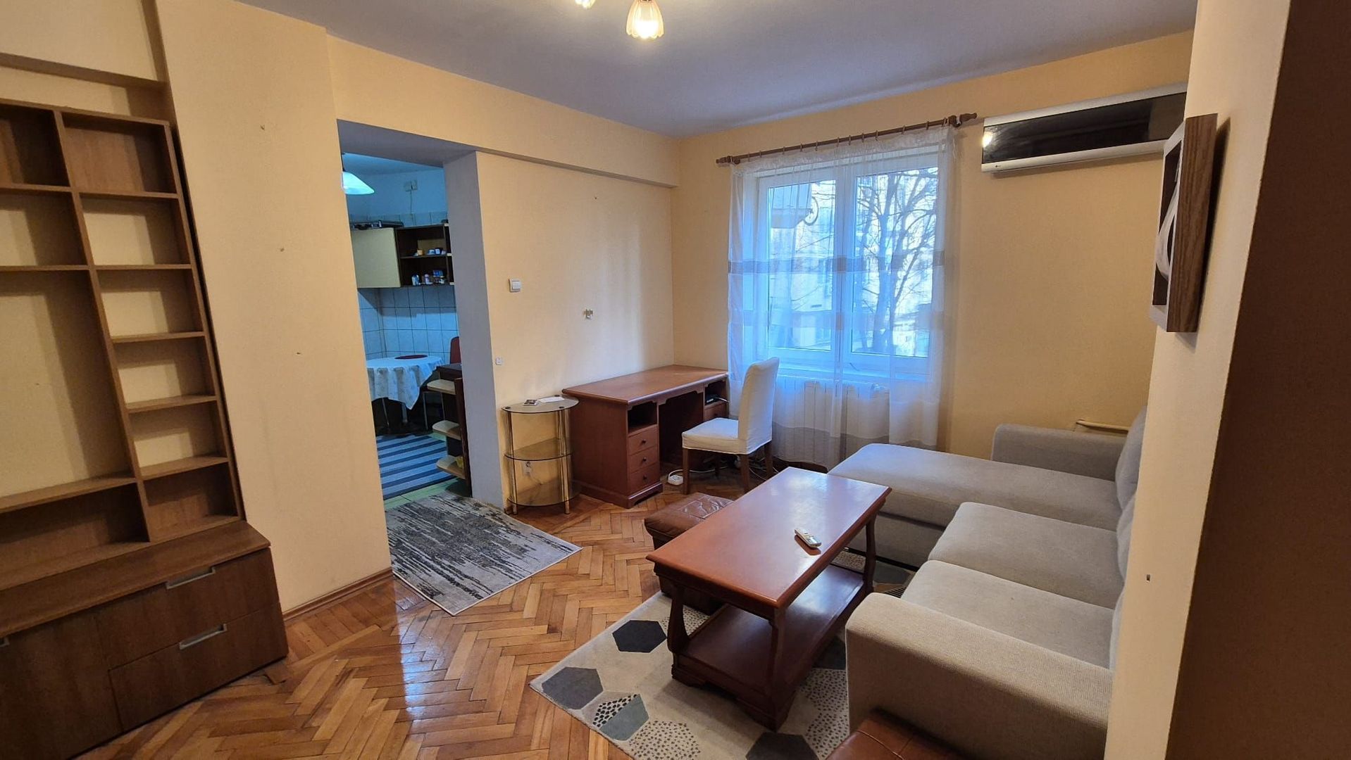 Apartament cu 2 camere - piata Romana - Poză 2