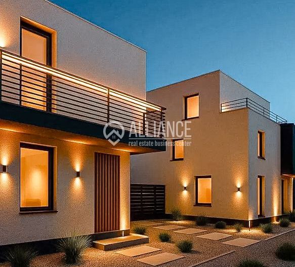 PALAZU MARE(COD 05) - Curte proprie. Vedere panoramică spre lac. - Poză 11