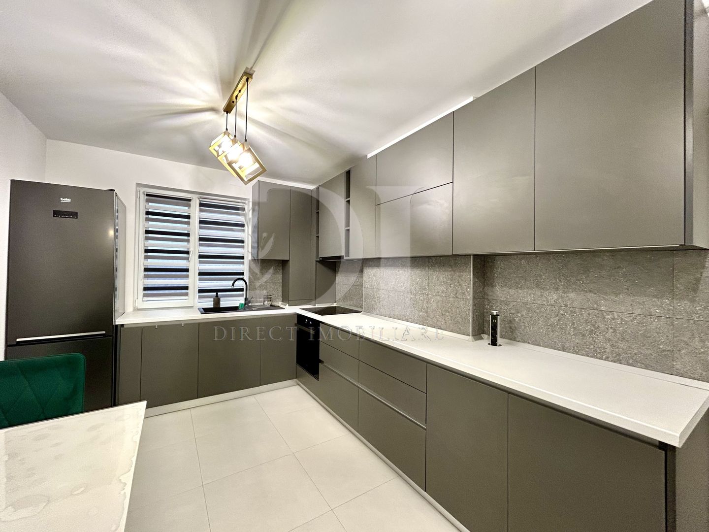 Apartament 3 camere de vanzare / Zona BMW / Floresti. - Poză 2