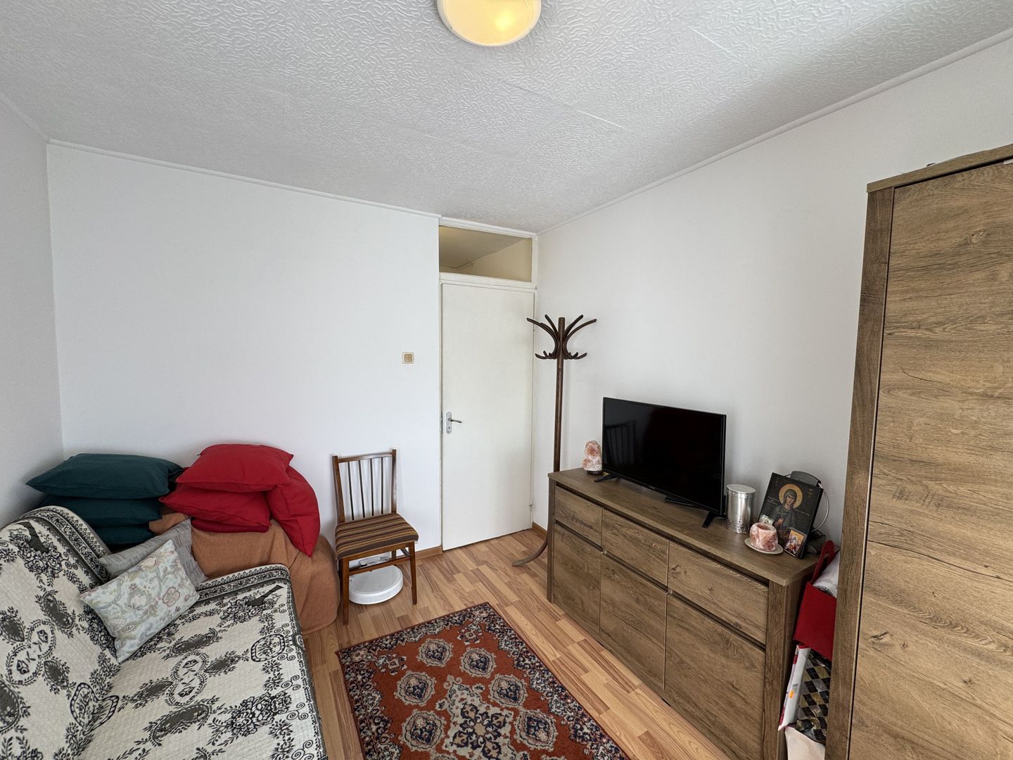 Apartament decomandat cu 3 camere in Florilor, strada Crinului - Poză 13