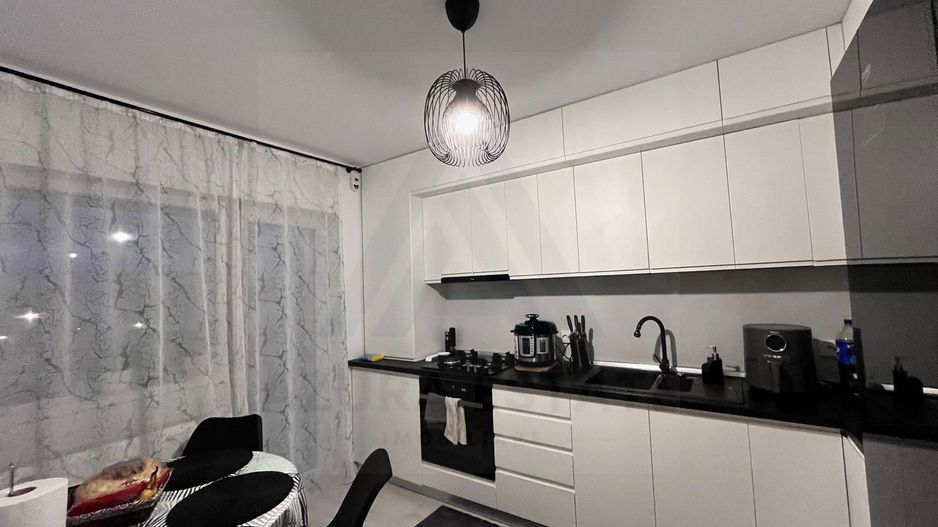 Apartament modern 4 camere 3 dormitoare 2 băi 80 mp utili  Șelimbăr - Poză 1