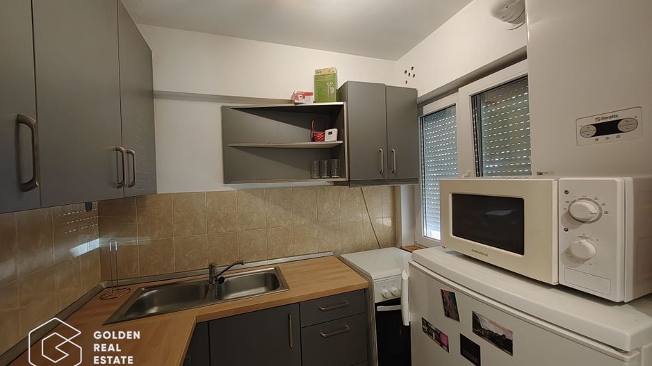 Apartament cu 3 camere, lângă piața Mihai Viteazul - Poză 2