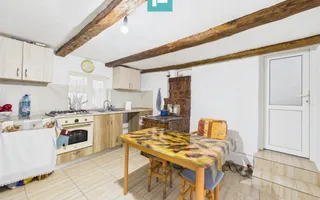 Casă renovată în localitatea Lazuri, Arad - Poză 11