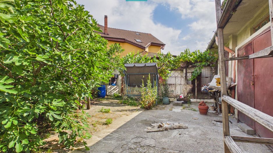 Casă cu 3 camere și teren de 450 mp în Pârneava - Poză 12
