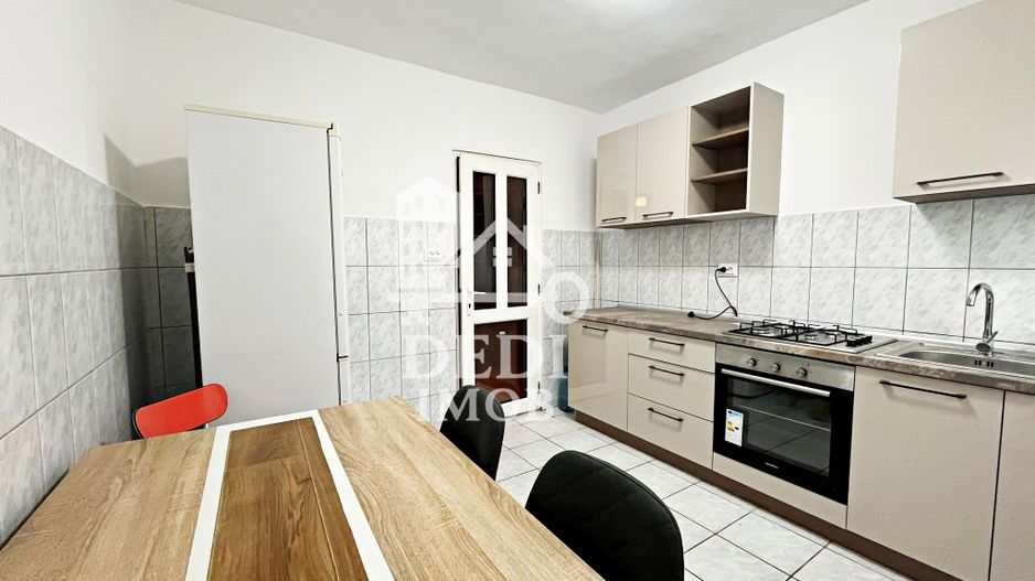 Apartament 3 camere de inchiriat in zona centrala Blv. Dacia, Oradea - Poză 6