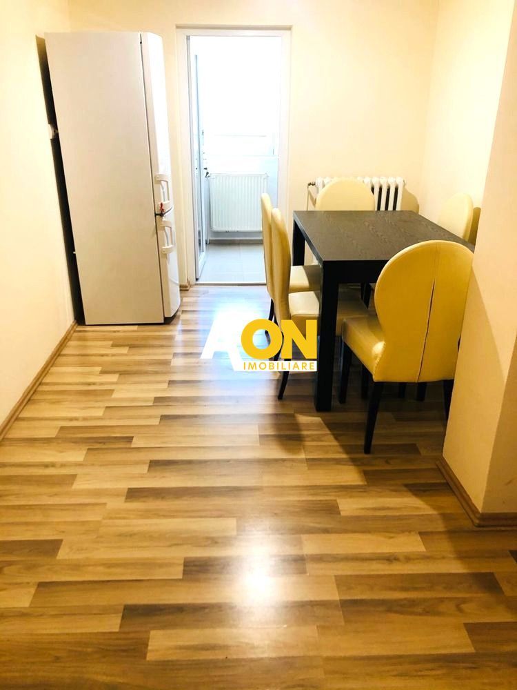 Apartamen 2 camere, etaj intermediar, Cetate - Poză 3