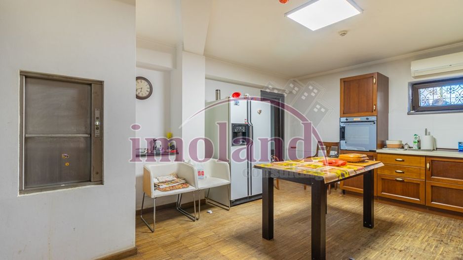 Vila cu piscina si garaj - 6 dormitoare - Pantelimon - Poză 42