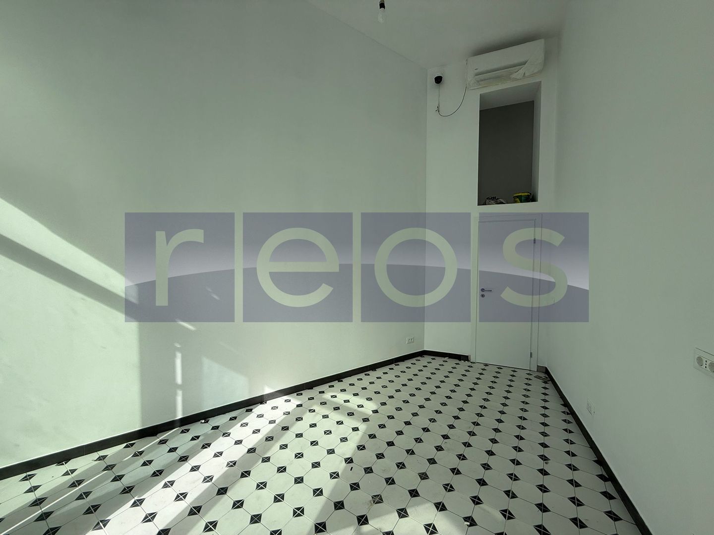 INCHIRIERE PARTER | SPATIU COMERCIAL | 16 MP | VICTORIEI | STRADAL - Poză 2