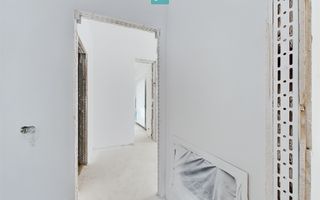 Apartament modern cu 4 camere, curte și terasă – liniște și confort ap - Poză 12