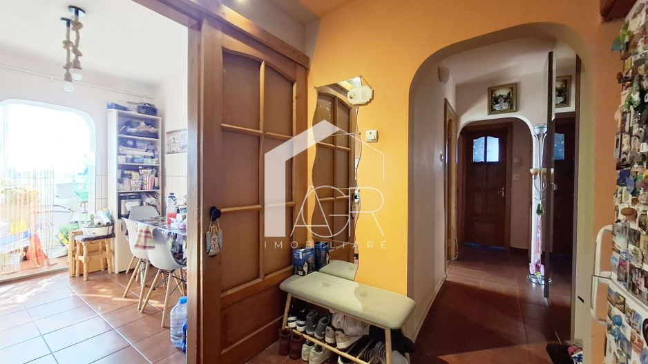 Apartament cu 3 camere, decomandat, zona Paltinis - Poză 3