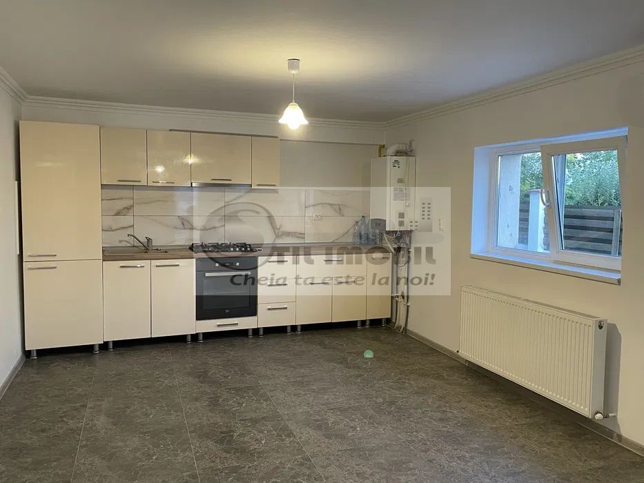 Apartament de 3 camere + curte 90mp Valea Lupului 92.000 euro - Poză 1