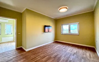 Casa spațioasă, cu teren generos, zona liniștită - in Braytim - Poză 16