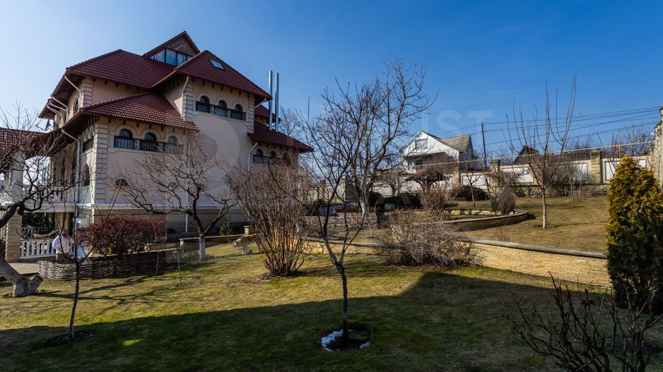 Vânzare casă de lux, 700 mp + 22 ari, situată în Tohatin - Poză 37