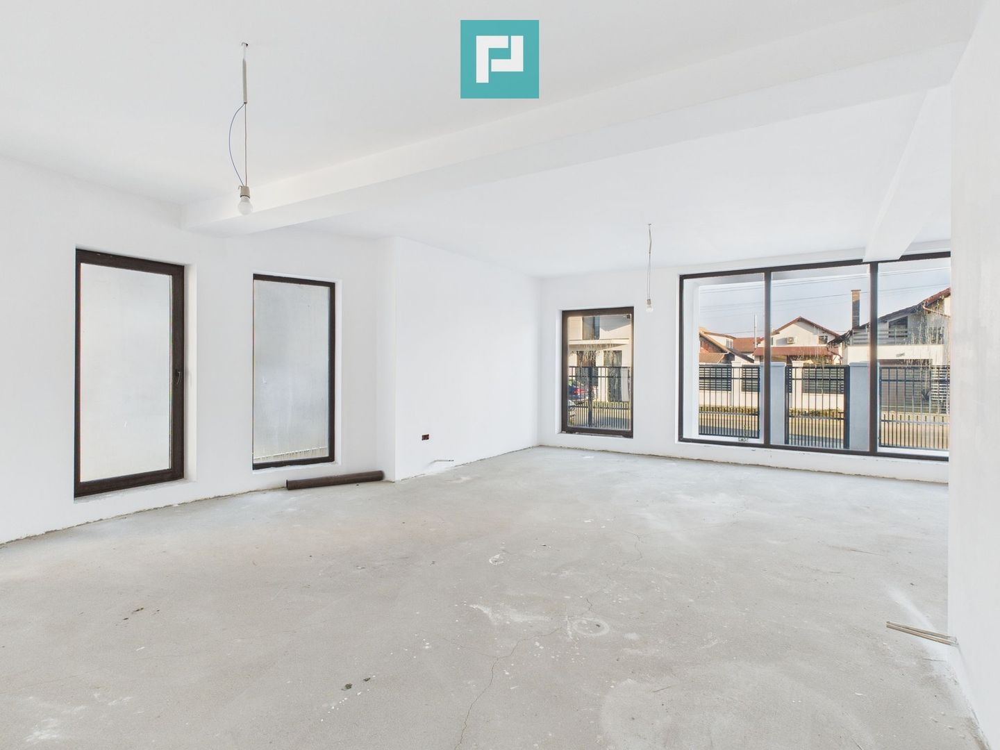 Casa cu 5 camere in Livada - Poză 18