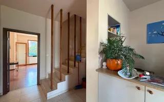 Casa spatioasa,perfecta pentru locuit sau investitie - Poză 12