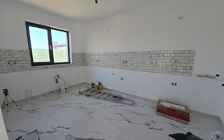 De vanzare! Vila cu un teren superb in comuna Berceni - Poză 4