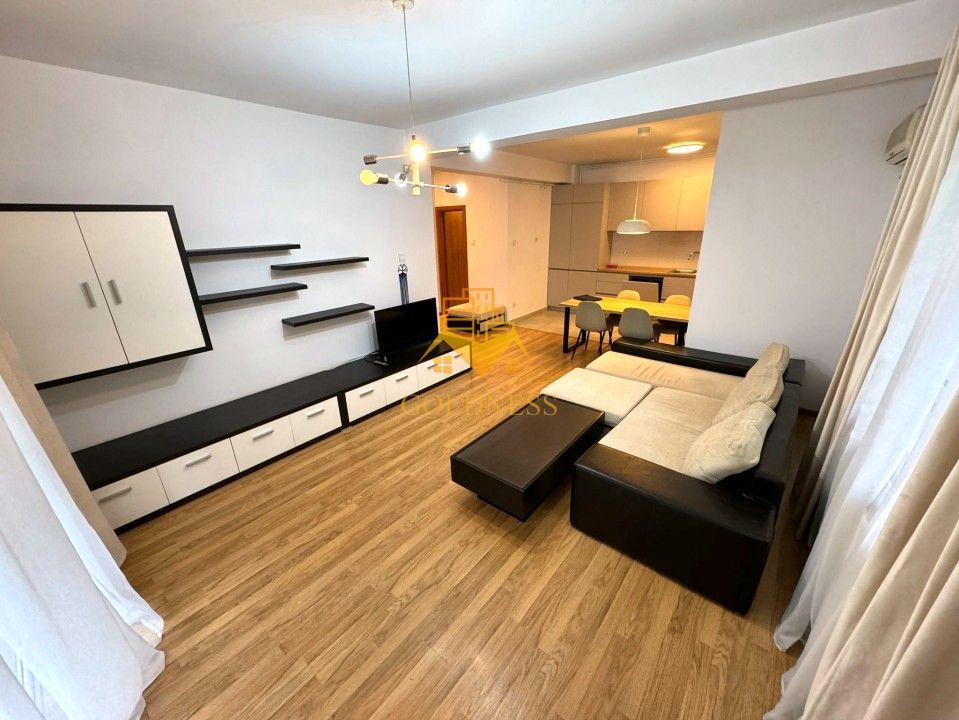 2 camere, Andrei Muresanu, Grand Hotel Italia, Trifoiului, Parcare - Poză 1