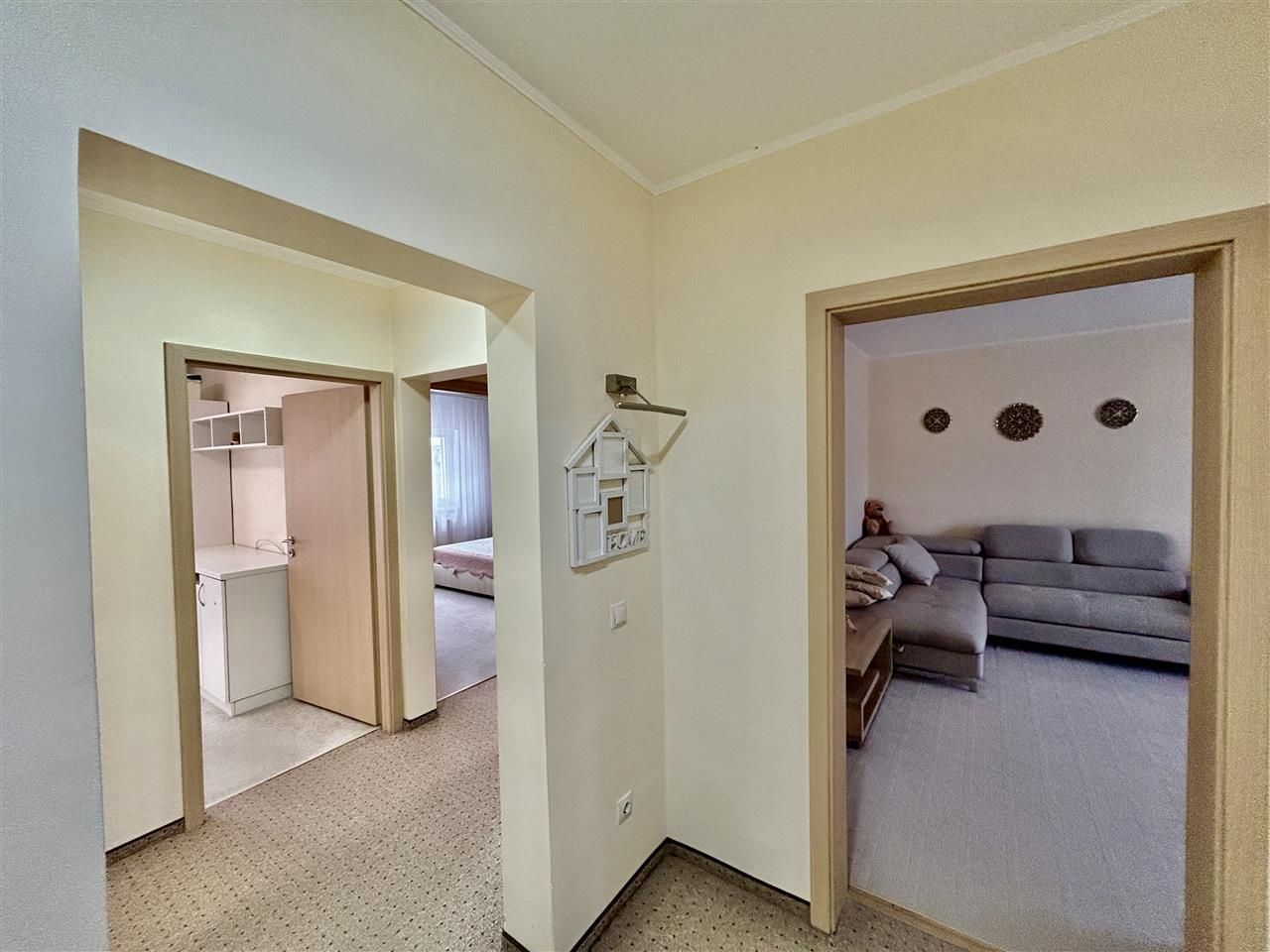 Apartament de închiriat în Sibiu – 3 camere, decomandat, 2 băi, 80 mp - Poză 15